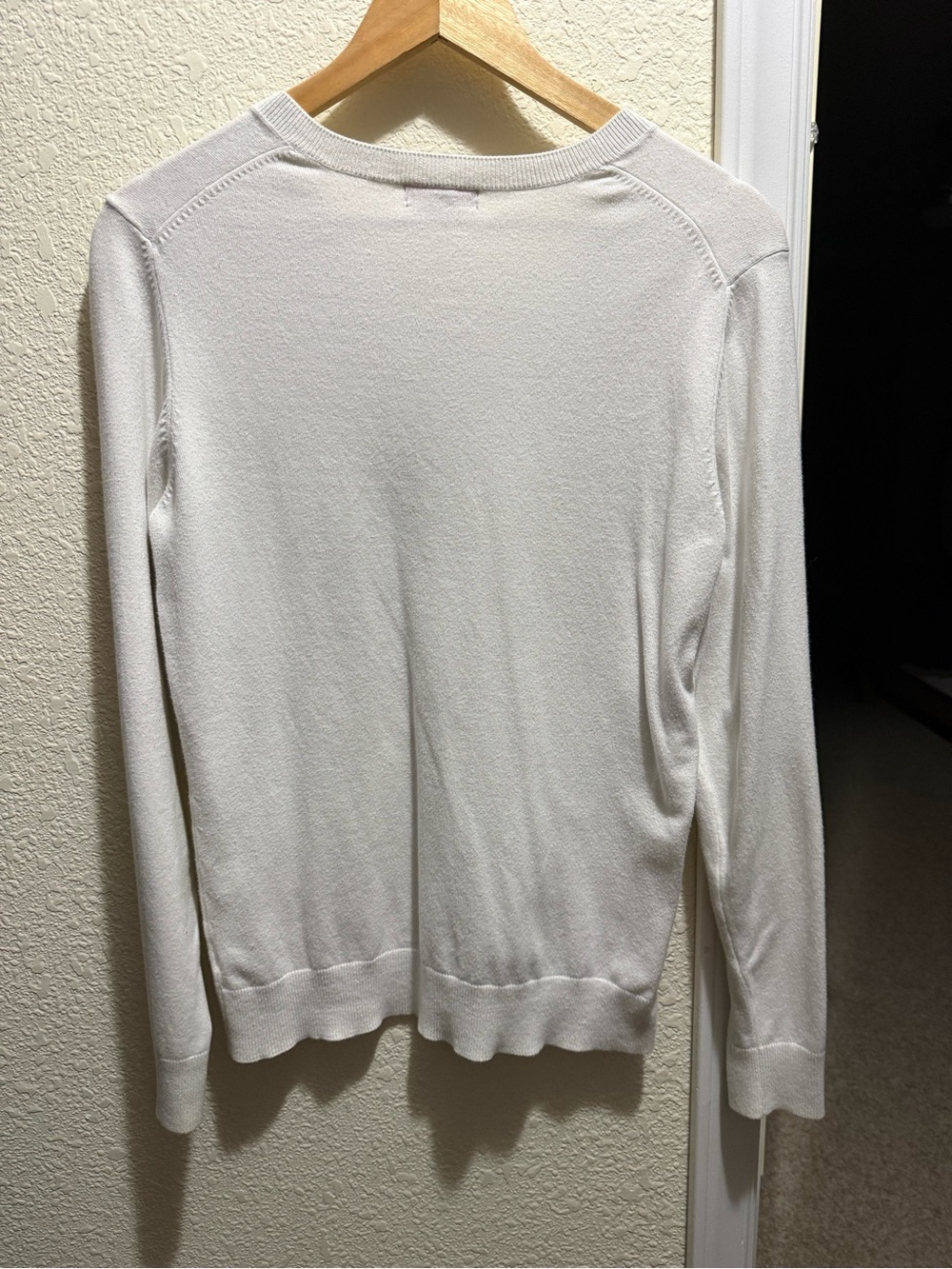 Lilly Pulitzer Preppy Quiet Luxury White V-Neck Tennis Golf Sweater - Picture 3 of 3